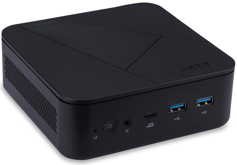PC mini Acer Veriton N1502G-13U5U čierny Snímka počítača z uhla. Ľavý bok so šikmými prieduchmi na odvod tepla, na čelnej strane tlačidlo na vypnutie a zapnutie PC, USB porty, audio port.