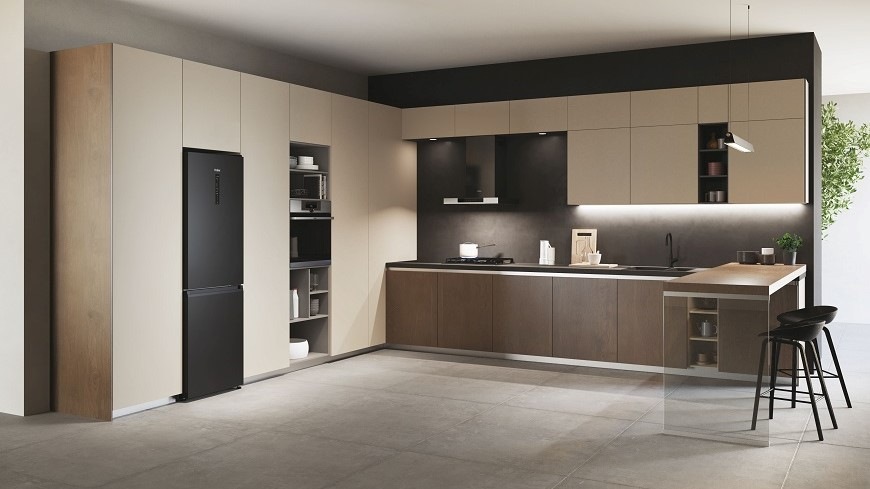 Chladnička s mrazničkou Haier HDW3618DNPB čierna