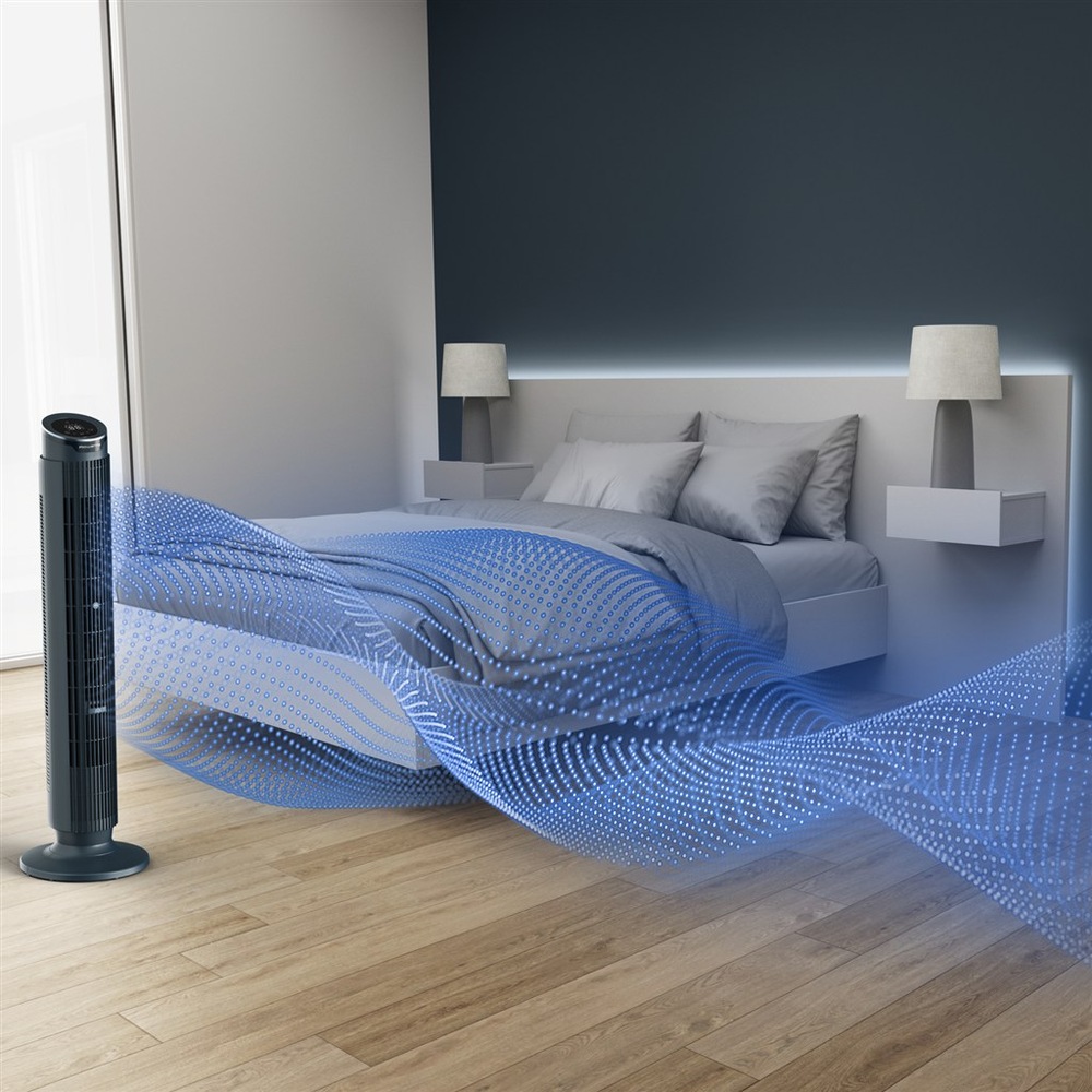 Ventilátor stĺpový Rowenta VU7050F0 Eole Silence Force+ modrý Vežový ventilátor Rowenta VU7050 rozptyľuje vzduch po celej spálni s dvojlôžkom.