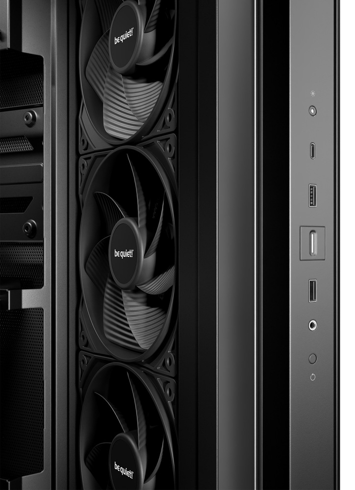 LIGHT BASE 500 vsádza na ventilátory Pure Wings 3″ width=