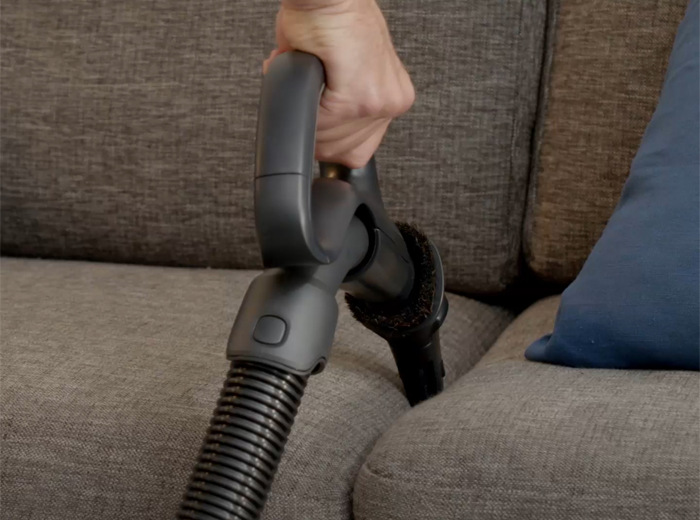 Podlahový vysávač Electrolux Pure D8.2 PD82-ANIMA červený
