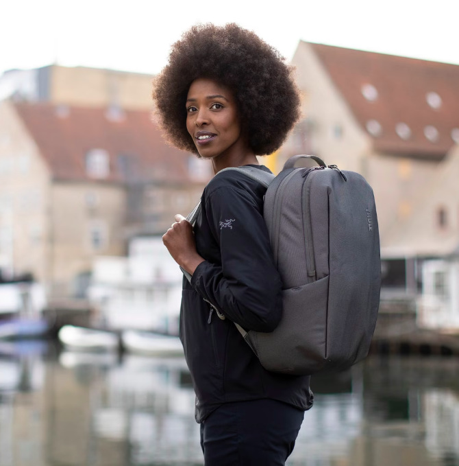 Batoh na notebook THULE Subterra 2, 27 L sivý Batoh na notebook THULE Subterra 2, 27 L - šedý