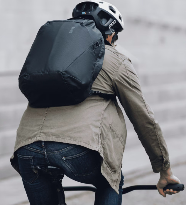 Batoh na notebook THULE Tact 21 l TACTBP116 čierny Batoh na notebook THULE Tact 21 l TACTBP116 - čierny