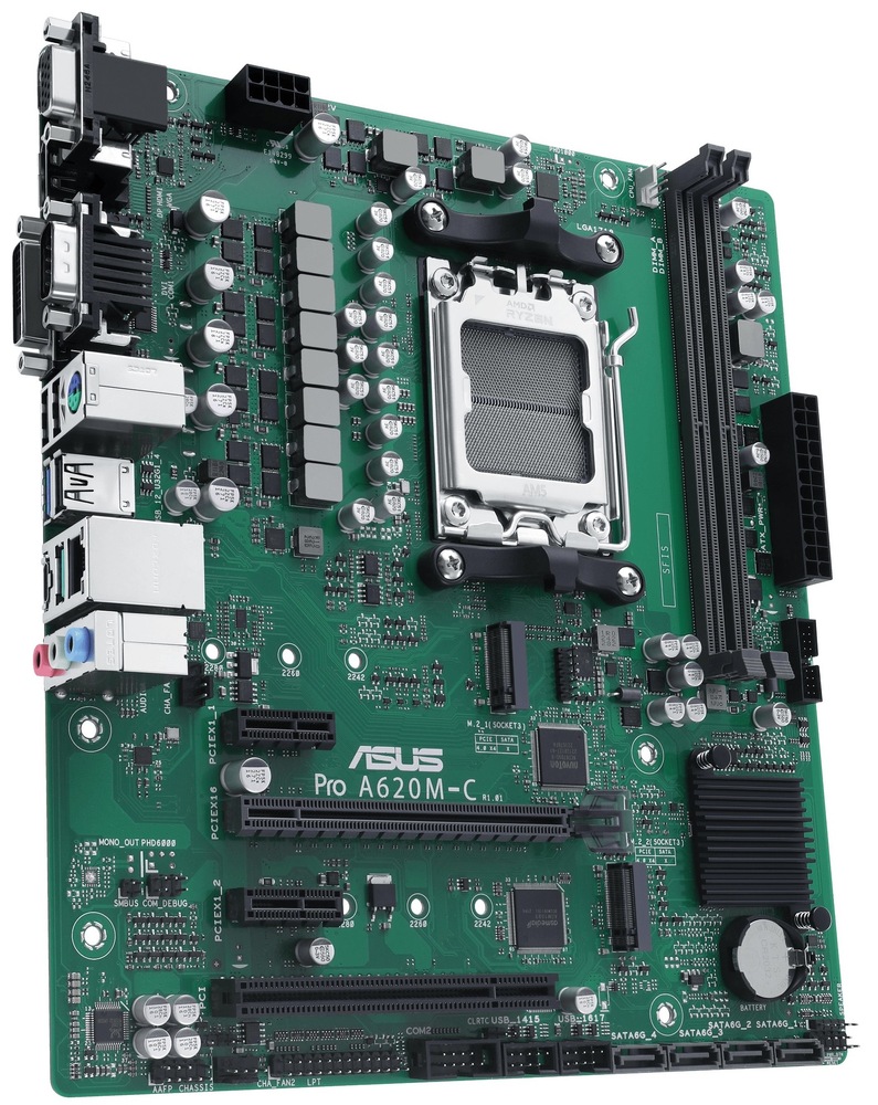 Základná doska Asus Pro A620M-C-CSM Pohľad zhora na dosku. Sú viditeľné sloty pre pamäte, slot pre CPU, grafiku... Na bočnej strane vidíme zhora porty na pripojenie externých zariadení.