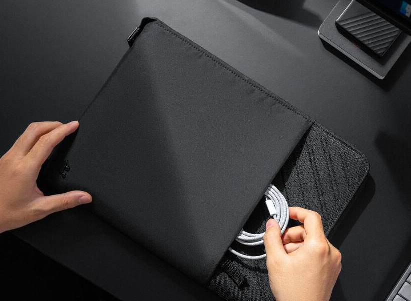 Puzdro na notebook tomtoc Voyage-A10 Laptop Sleeve 14" čierne Puzdro na notebook tomtoc Voyage-A10 Laptop Sleeve 14" - čierne