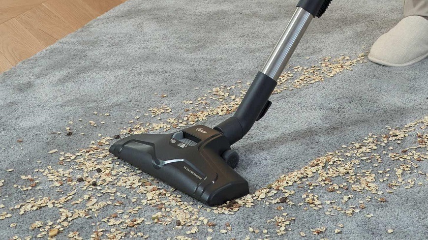 Podlahový vysávač Hoover HP410P 011 čierny/béžový HP410P 011 hubica all floors adaptive na koberci vysáva cereálie