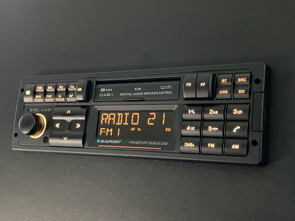 Autorádio Blaupunkt Frankfurt RCM 82 DAB čierne Autorádio Blaupunkt Frankfurt RCM 82 DAB