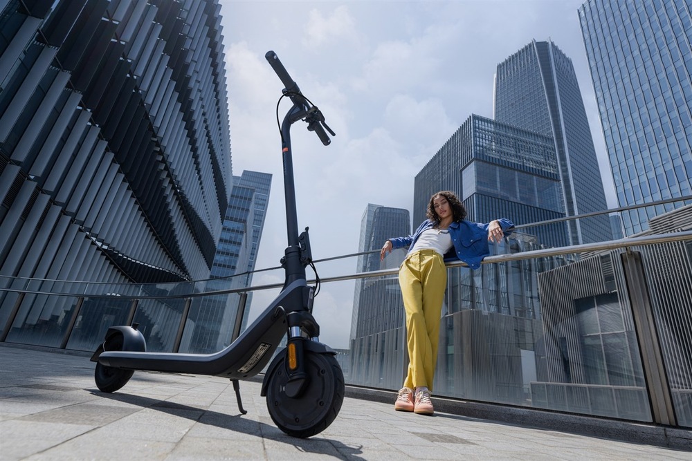 Elektrická kolobežka Segway E2 EII antracitová farba „“