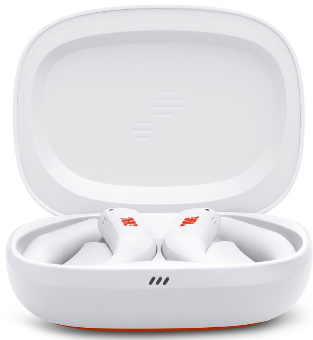 Slúchadlá JBL Endurance Peak 4 biela Bezdrôtové športové slúchadlá JBL Endurance Peak 4 v bielom nabíjacom púzdre