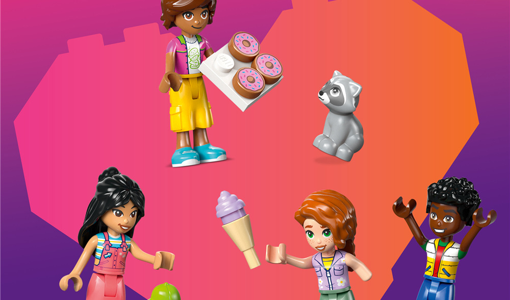 Stavebnica LEGO® Friends 42652 Domček priateľstva na strome Liann, Autumn, Leo a Zac spolu s figúrkami psa a mývala dávajú deťom dostatok postáv na spoločné hranie, vlastné príbehy aj väčšie výpravy.