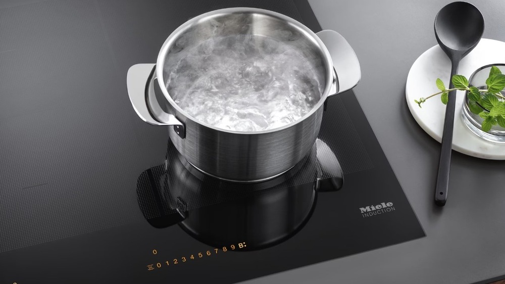 Indukčná varná doska Miele KM 7466 FR čierna Indukčná varná doska Miele KM 7466 FR čierna