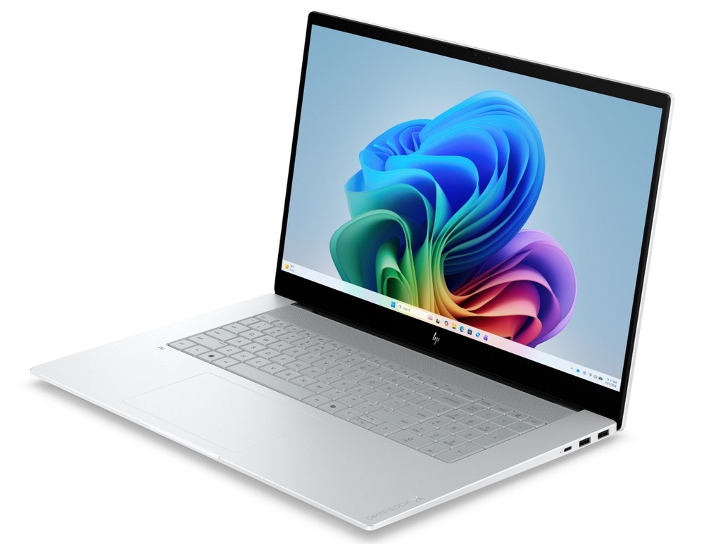 Notebook HP OmniBook X AI 17-de0070ncx + Game Pass predplatné na 2 mesiace strieborný Otvorený a zapnutý notebook HP OmniBook X AI 17 otočený doľava