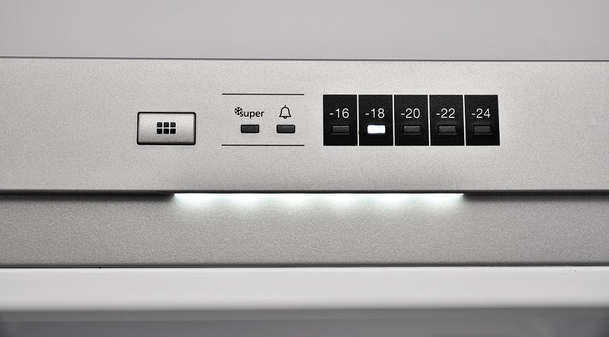 Mraznička ETA 285490010D nerez Mraznička ETA 285490010D, elektronický panel