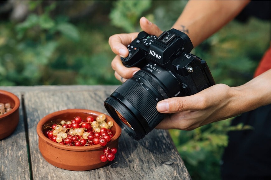 Objektív Nikon Z DX 16-50 mm f/2.8 VR čierny Fotografovanie jedla s objektívom NIKKOR Z DX so zaostrením od 15 cm