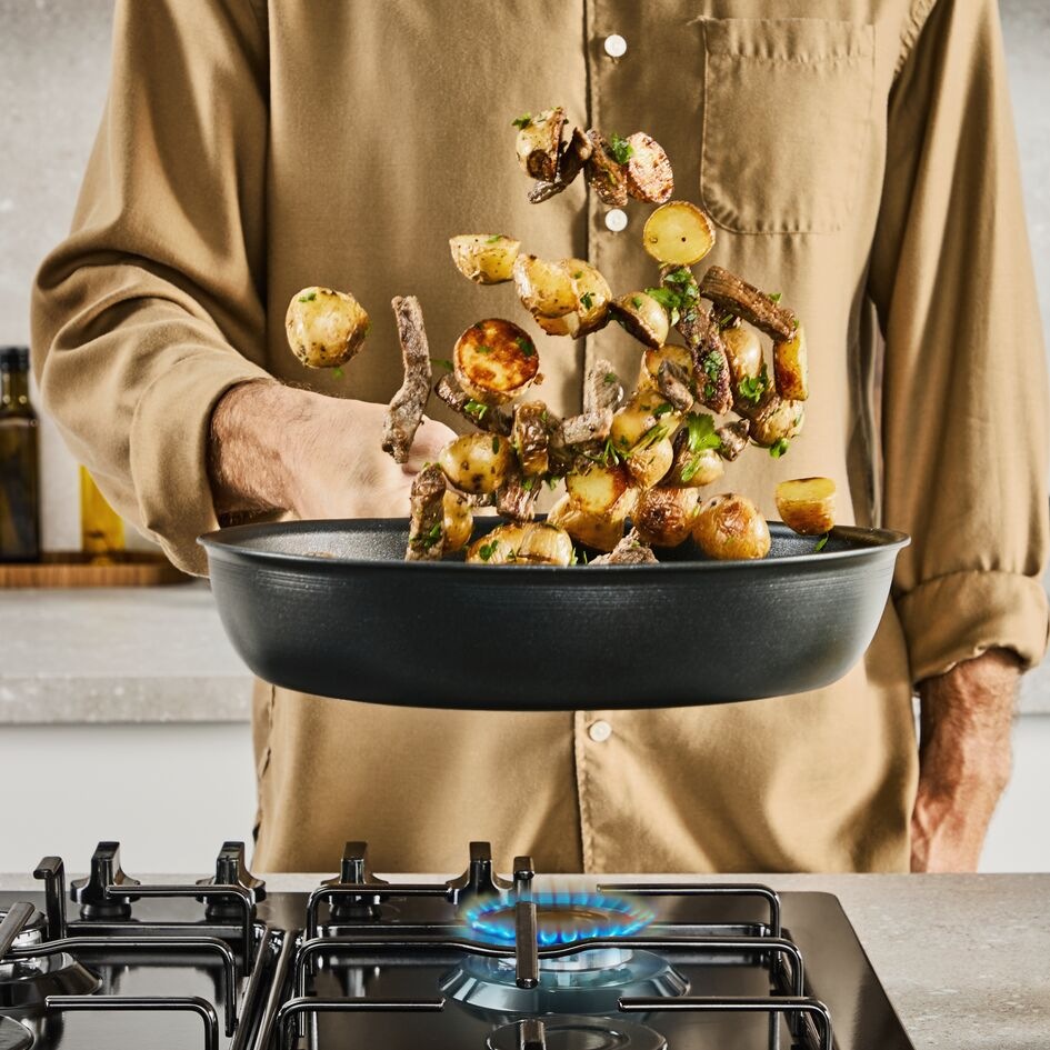 Panvica WOK Tefal Experience G3341943, 28 cm čierna Nepriľnavý povrch WOK panvice Tefal Experience
