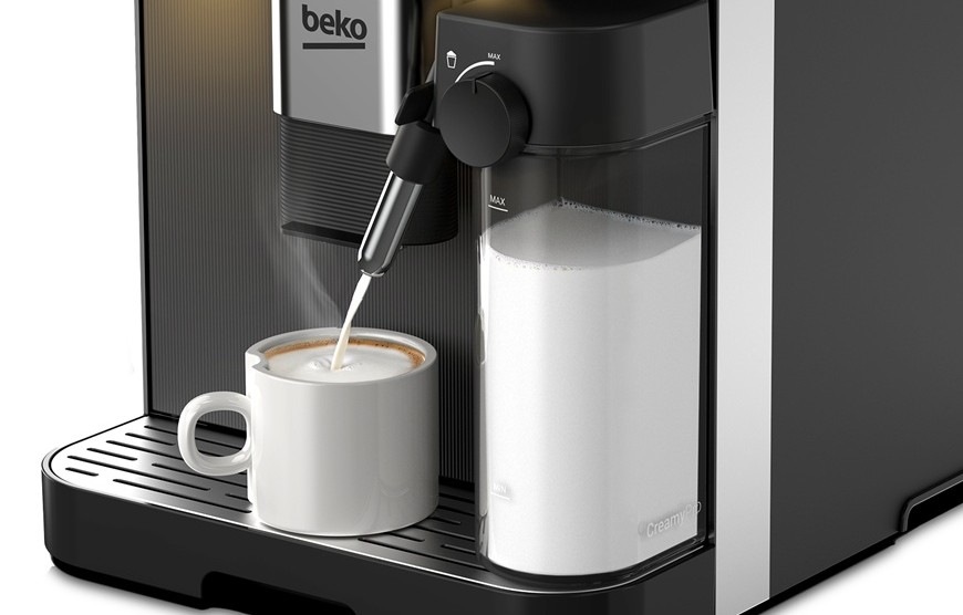 Automatický kávovar Beko CEG 8564 B čierny Detail obrázku kávovaru s nádobou na mlieko.