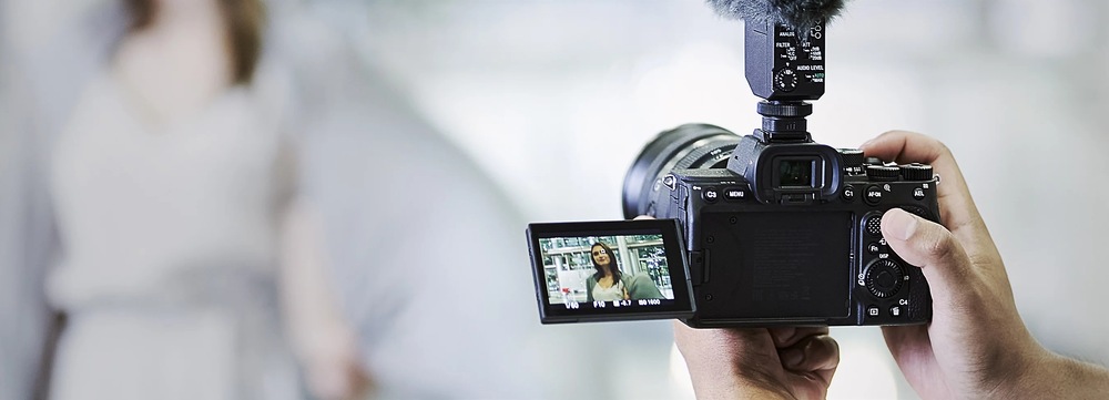 Snímanie videa pomocou fotoaparátu Sony Alpha A7 IV s automatickým zaostrovaním