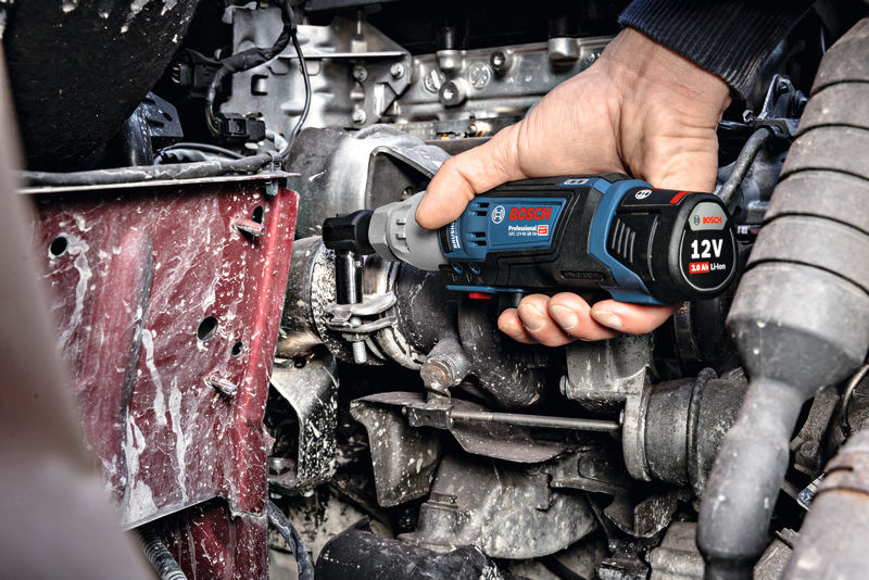 Račňa akumulátorová Bosch Professional GRC 12V-60 3/8 SN (bez baterie) A to vďaka bezuhlíkovému motoru, ktorý poskytuje vysokú rýchlosť a krútiaci moment. Vyberať môžete z 3 režimov rýchlosti.