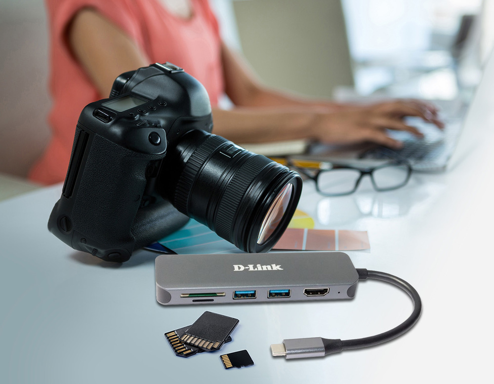 USB Hub D-Link 6v1 z USB-C na HDMI s čítačkou SD/microSD kariet a funkciou Power Delivery sivý USB Hub D-Link 6v1 z USB-C na HDMI s čítačkou SD/microSD kariet a funkciou Power Delivery sivý