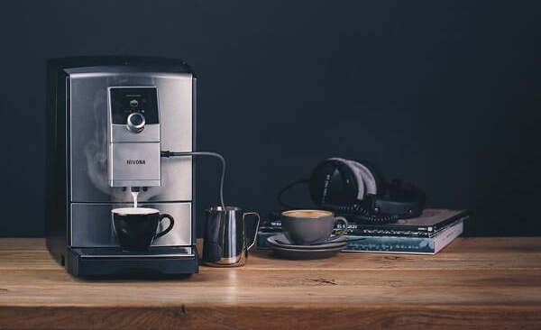 Automatický kávovar Nivona NICR 799 Systém Aroma Balance ponúka tri profily extrakcie a prispôsobuje chuť kávy od jemnej po intenzívnu.