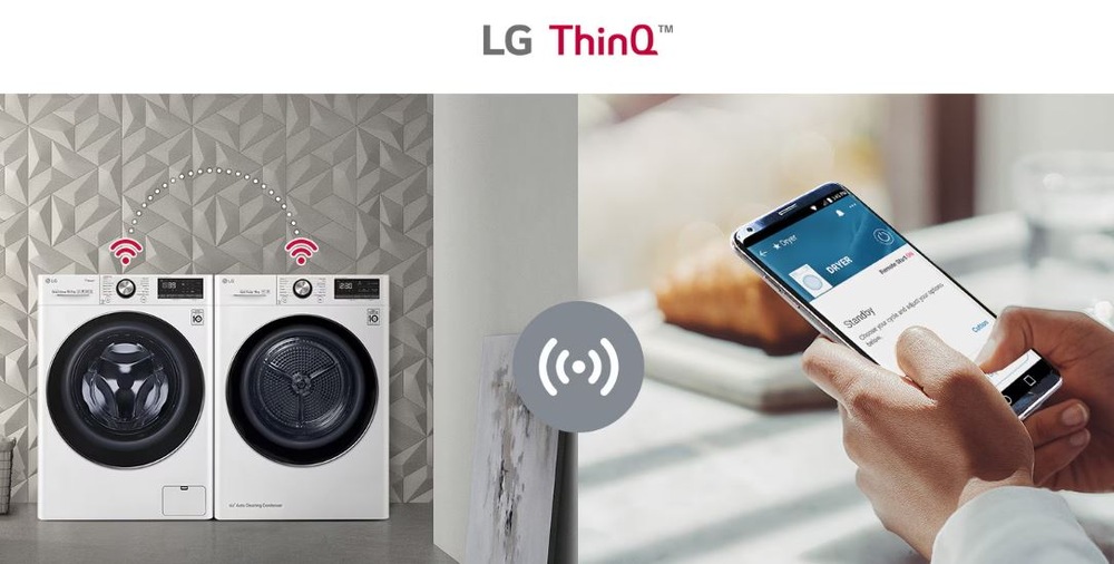 Sušička bielizne LG RHX7009TSB strieborná práčka a sušička LG, ktoré stoja vedľa seba. Je znázornené, že je možné ich pomocou mobilnej aplikácie v telefóne spárovať.