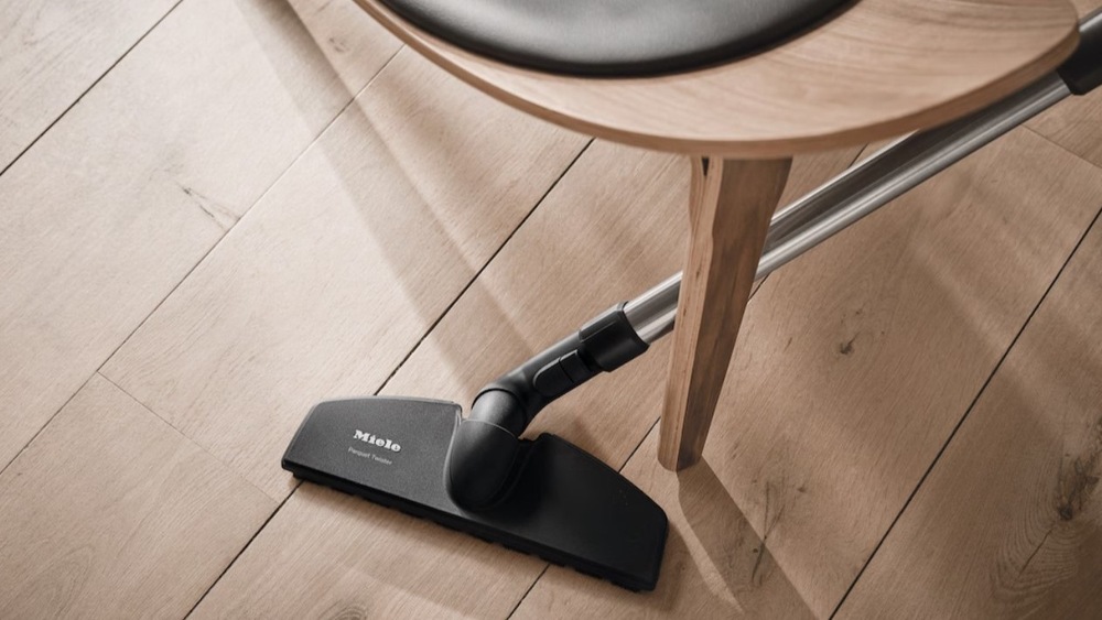Podlahový vysávač Miele Guard M1 Parquet Flex biely