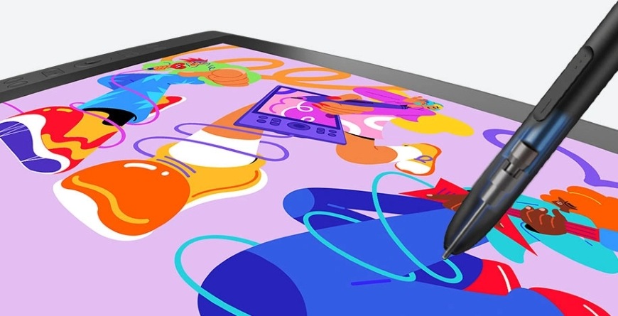 Detail stylusu kresliaceho na displeji tabletu UGEE UE16