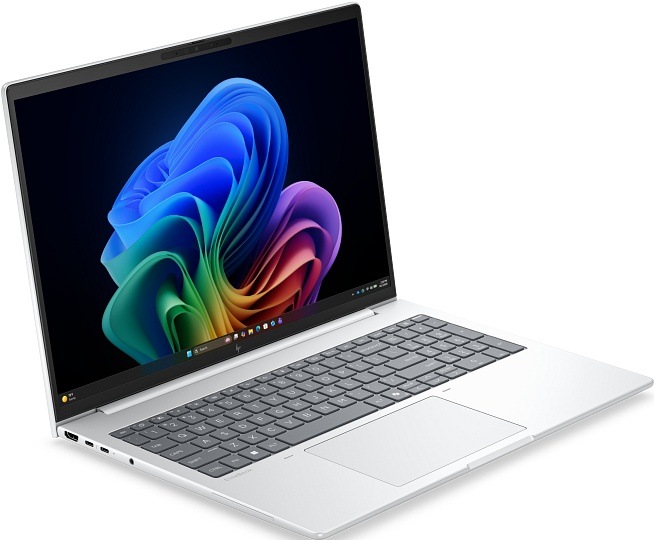 Notebook HP EliteBook 8 G2i 16" strieborný Pohľad šikmo zo strany na notebook EliteBook 8 G2i s veľkým a ostrým displejom