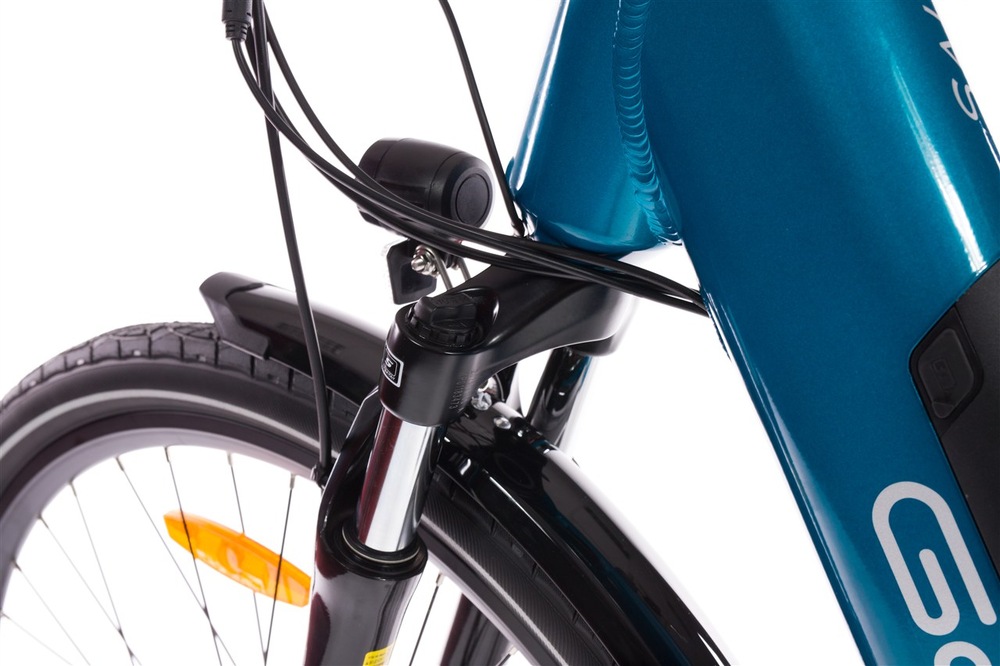 Elektrobicykel GoGEN Salta MX 720 28" 18" 2026 modré/tyrkysové GoGEN Salta MX ťaží z obľúbenej konštrukcie typu lowstep