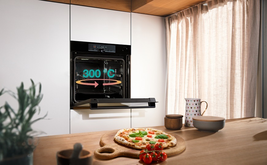 Vstavaná rúra BPSX6747A05BG, čierna, Pizza program