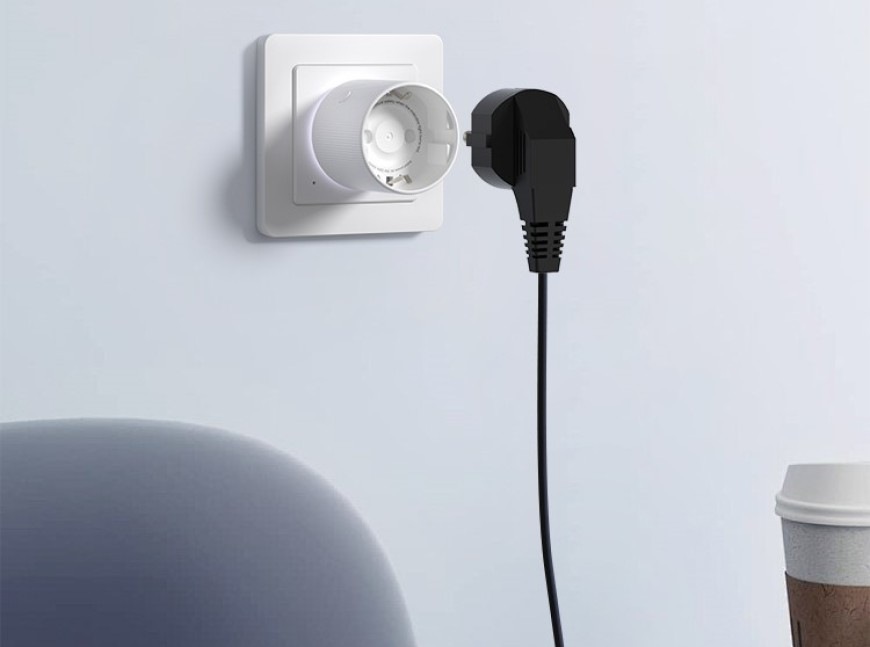 Inteligentná zásuvka IMMAX NEO SMART Thin (typ F), Wi-Fi biela Múdra Wi-Fi zásuvka IMMAX NEO SMART Thin zapojená do siete