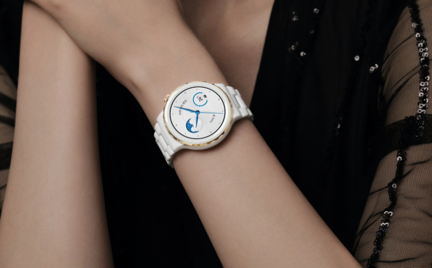Inteligentné hodinky Huawei Watch GT3 Pro 43 mm - Silver Bezel White Ceramic Case + White Leather Strap