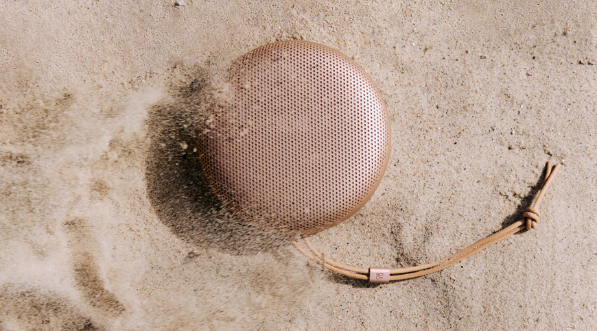 Prenosný reproduktor Bang & Olufsen Beosound A1 (3rd Gen) strieborný Prenosný reproduktor Bang & Olufsen Beosound A1 (3rd Gen) strieborný