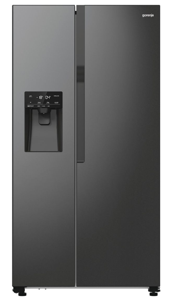 Predný pohľad na americkú chladničku Gorenje NRR9185ESBXL1 v čiernom prevedení.