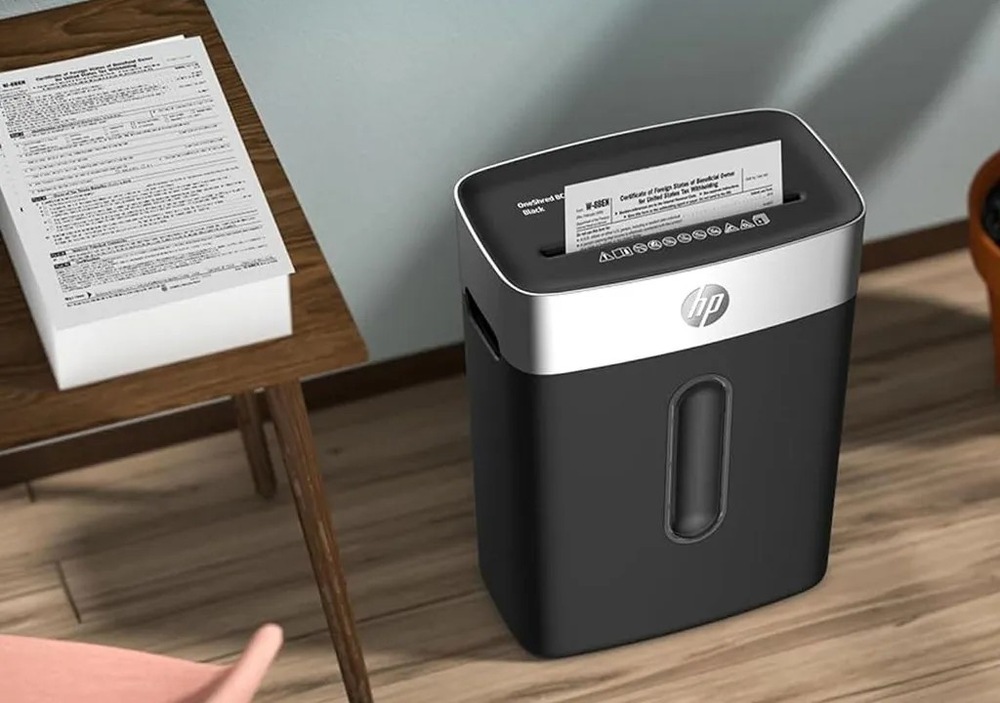 Skartovač HP OneShred 8CC čierny Skartovač HP OneShred 8CC umožňuje ovládanie prepínačom s 3 režimami