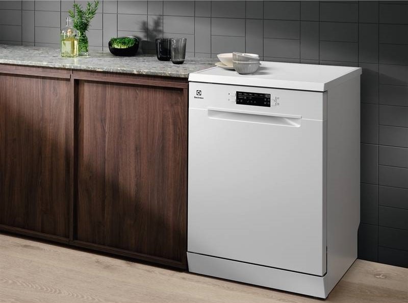 Umývačka riadu Electrolux 300 AirDry ESA47210SW biela Umývačka riadu Electrolux 300 AirDry ESA47210SW biela