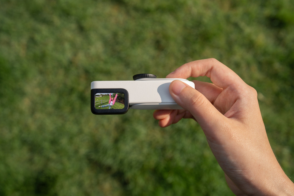 Outdoorová kamera Insta360 GO 3S Retro bundle 64 GB červená Retro Bundle ponúkne filmové filtre, ktoré dodajú fotografiám a videám nostalgický vzhľad.