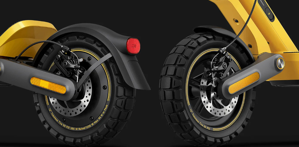 Xiaomi Electric Scooter 6 Ultra garantuje rýchle zabrzdenie vďaka predným aj zadným kotúčovým brzdám