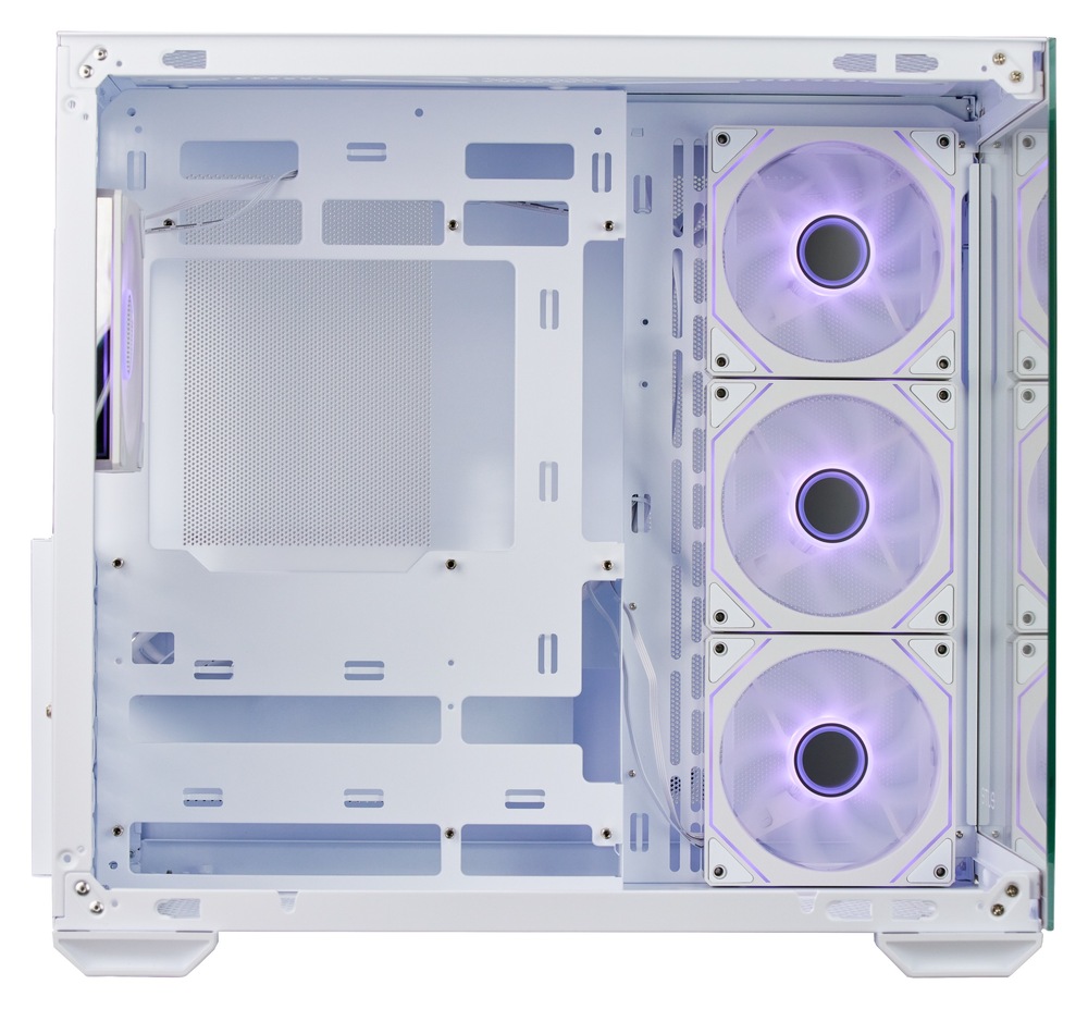 Pohľad na PC skriňa z uhla. Zachytáva pohľad cez bočnú stenu a ukazuje priestor na inštaláciu komponentov a zároveň ukazuje pozície ARGB ventilátorov.