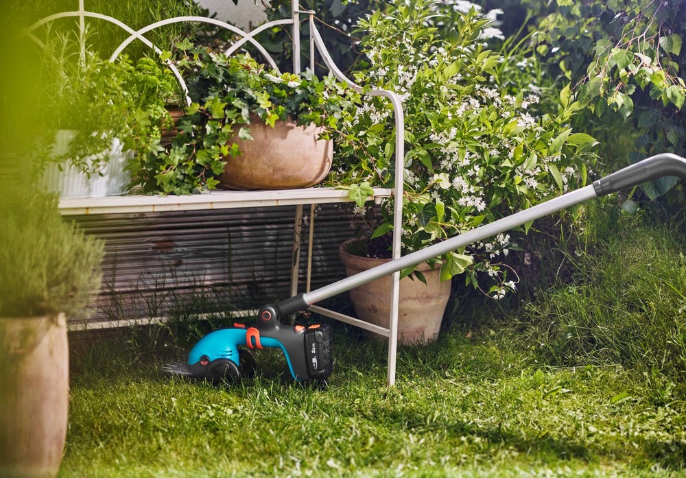 Nožnice na trávu Gardena PowerCut 20/18V obsahujú kvalitne brúsené nože pre hladký strih