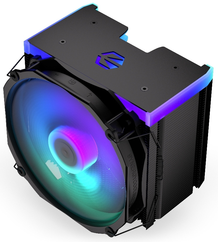 Chladič CPU ENDORFY Fortis 5 ARGB Black Na obrázku je chladič CPU ENDORFY Fortis 5 ARGB Black zo šikmého horného pohľadu. Vpredu je veľký ventilátor s dúhovým ARGB podsvietením, ktorý vytvára farebný kruhový efekt. Hore je plochý čierny kryt s logom, ktorého okraje svietia modro-fialovo. Na pravej strane je blok hustých čiernych kovových rebier (radiátor) a dole je viditeľný zväzok šiestich zahnutých čiernych trubičiek (heatpipe), ktoré odvádzajú teplo z procesora do rebier.