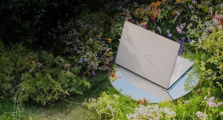 Notebook Asus Zenbook S14 biely Asus Zenbook S14 si kedykoľvek môžete zbaliť do batohu a vypraviť sa pracovať do terénu.