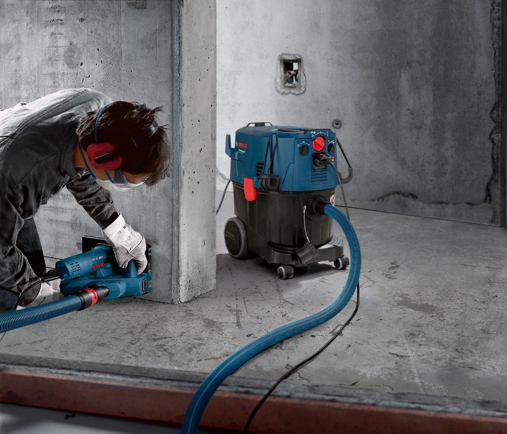 Priemyselný vysávač Bosch Professional GAS 35 H AFC má inteligentnú kontrolu prietoku vzduchu so signalizáciou