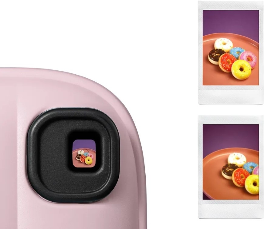 Instantný fotoaparát Fujifilm instax mini 13 fialový Detail hľadáčika na Fujifilm instax mini 13 a výsledné fotky s korekciou a paralaxmi a bez korekcie