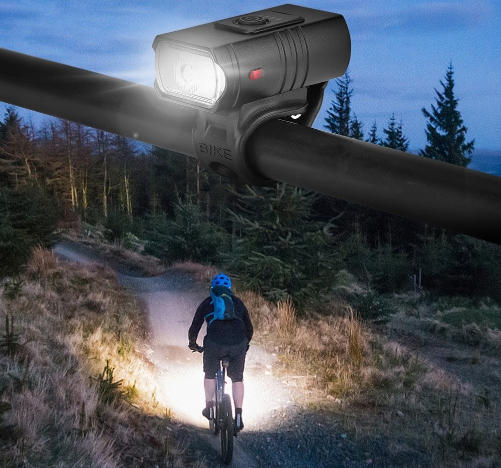 Lampáš Solight WN38, LED nabíjací, 550lm, Li-Ion čierna