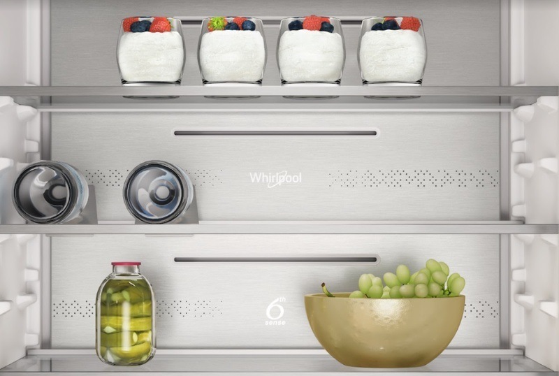Chladnička s mrazničkou Whirlpool WHC18 T333 biela Chladnička kombinovaná Whirlpool WHC18 T333 NoFrost, vstavaná, držiak na 2 fľaše