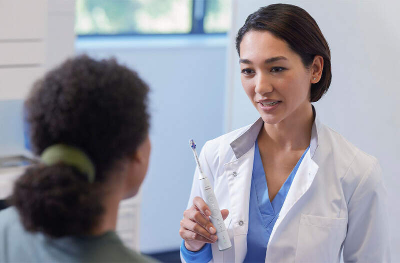 Náhradné hlavice Philips Sonicare Sensitive HX6056/87 (6 ks) biela