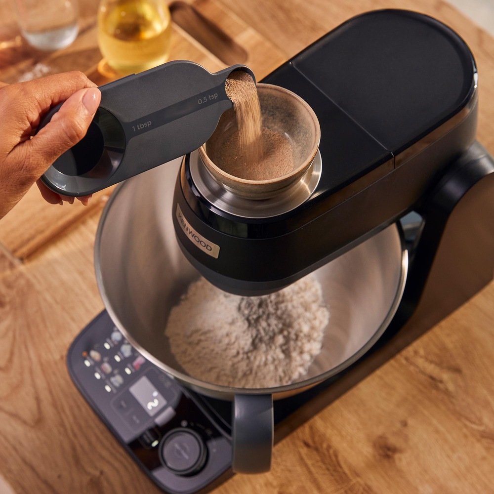 Odmerka a integrovaná váha u kuchynského robota Kenwood KHC40.080BK Smart-Touch