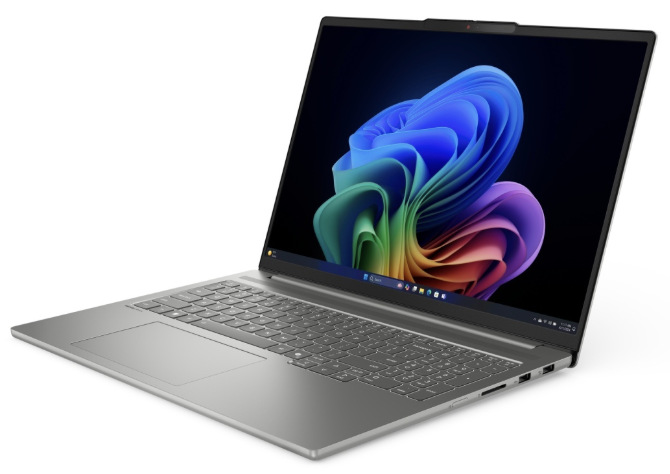 Notebook Lenovo IdeaPad Pro 5 16AKP10 z pravého uhla s viditeľnými bočnými konektormi