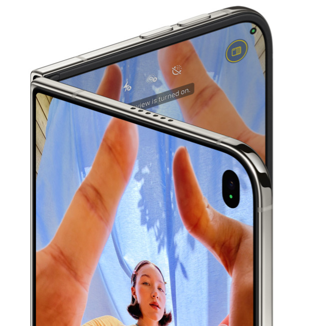 Mobilný telefón Apple iPhone Duo 512 GB súmračne modrý Apple iPhone Duo ponúkne aj dlhú výdrž zásluhou dvojbatériovej sústavy